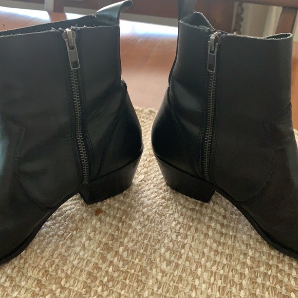 REPORT Leather Chelsea Boots - Picture 3 of 11
